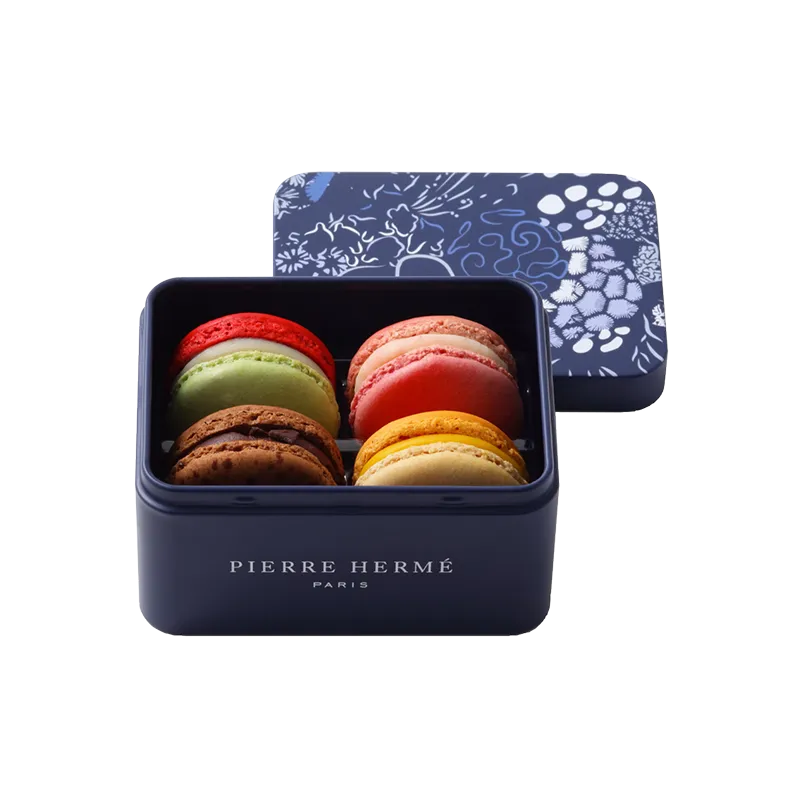 Assortiment de 4 Macarons "Signature Noël" (マカロン 4個詰合わせ 「シニャチュール ノエル」)