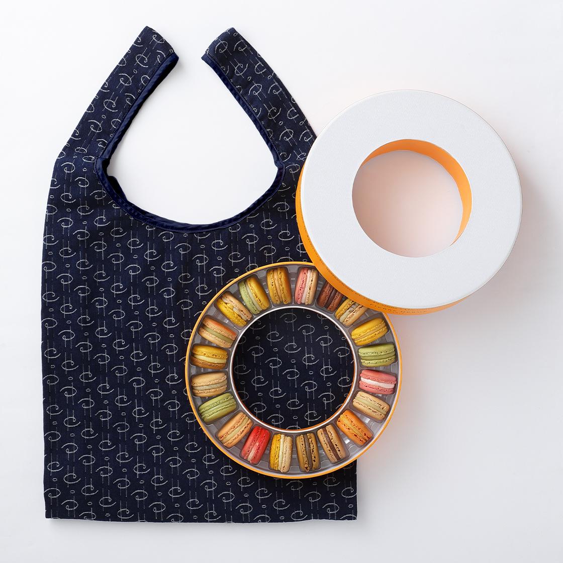 マカロン 個詰合わせ 季節限定 サック オン デニムセット Products ピエール エルメ パリ Pierre Herme Paris