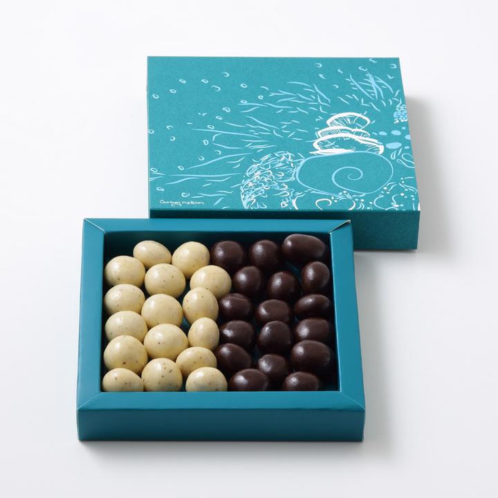 チョコレート | 商品一覧 | ピエール・エルメ・パリ -PIERRE HERMÉ PARIS-